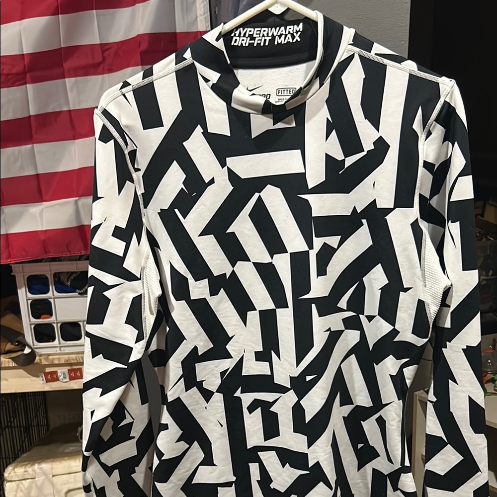 Nike Black and White Hyperwarm Dri-Fit Max Shirt